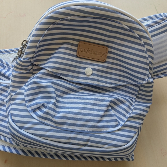 Tushbaby Striped Hip Carrier - Picture 1 of 3